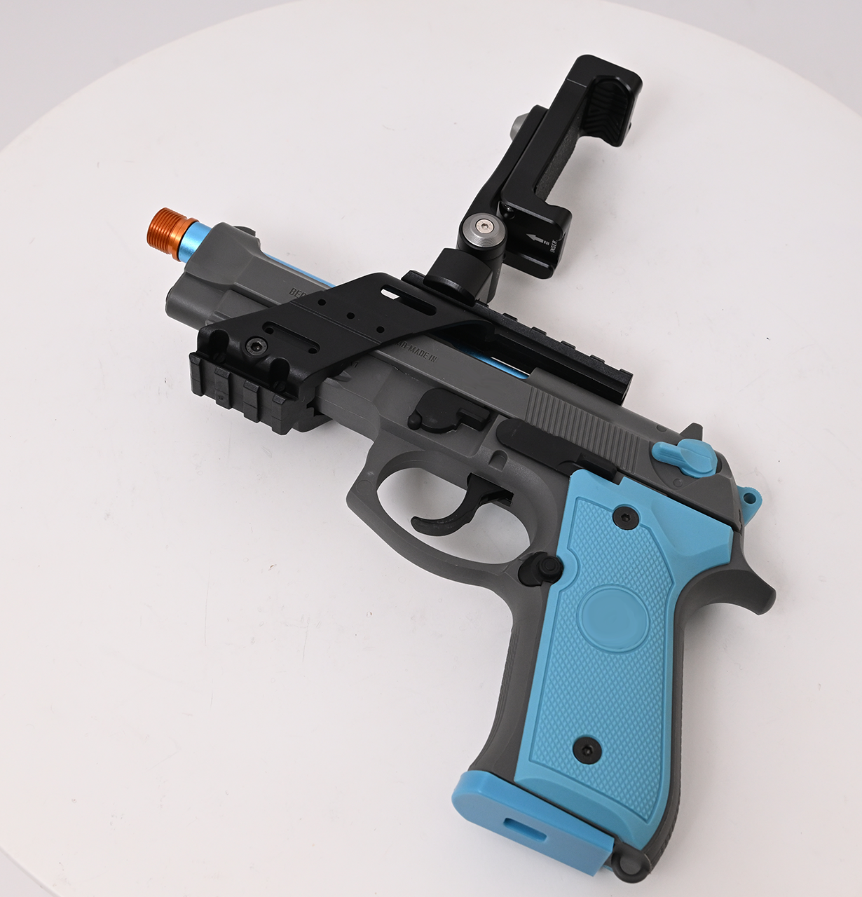 どこでも本格射撃！M9A1 リアルハンドガンでトレーニング FF-SG01 